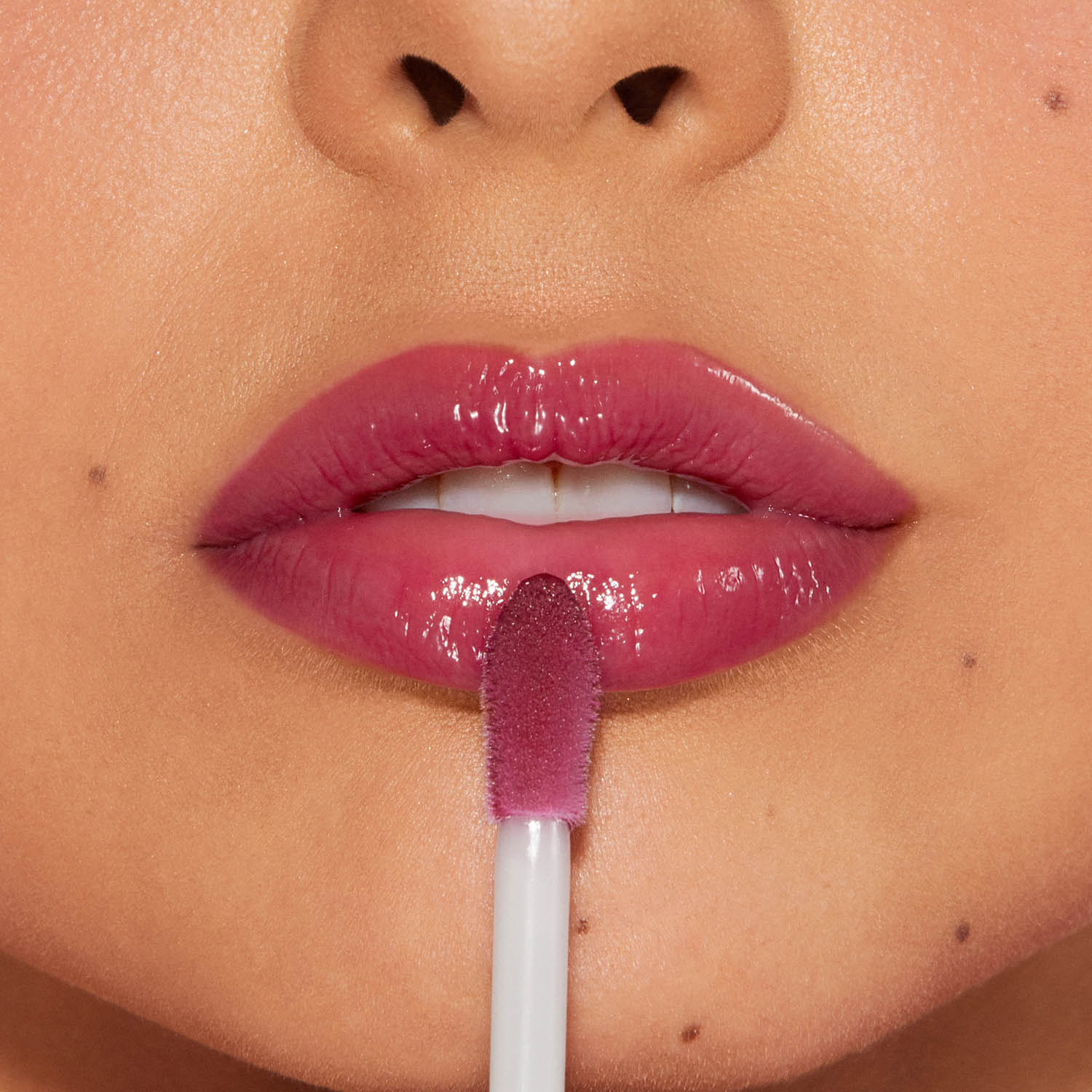 PILLOW BALM GLOSS LIP TREATMENT (BÁLSAMO HIDRATANTE PARA LABIOS)